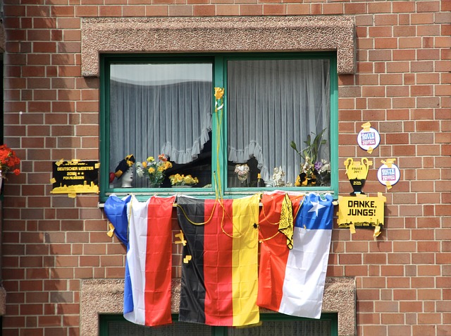 路迈出了坚 路迈出了坚